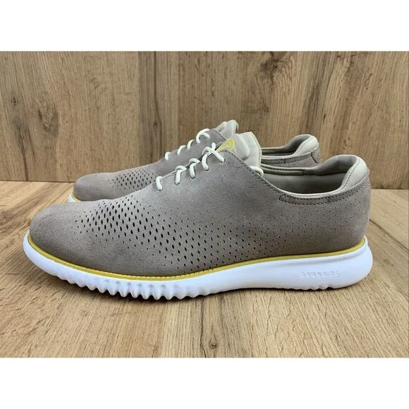 Cole Haan Men display picture 3